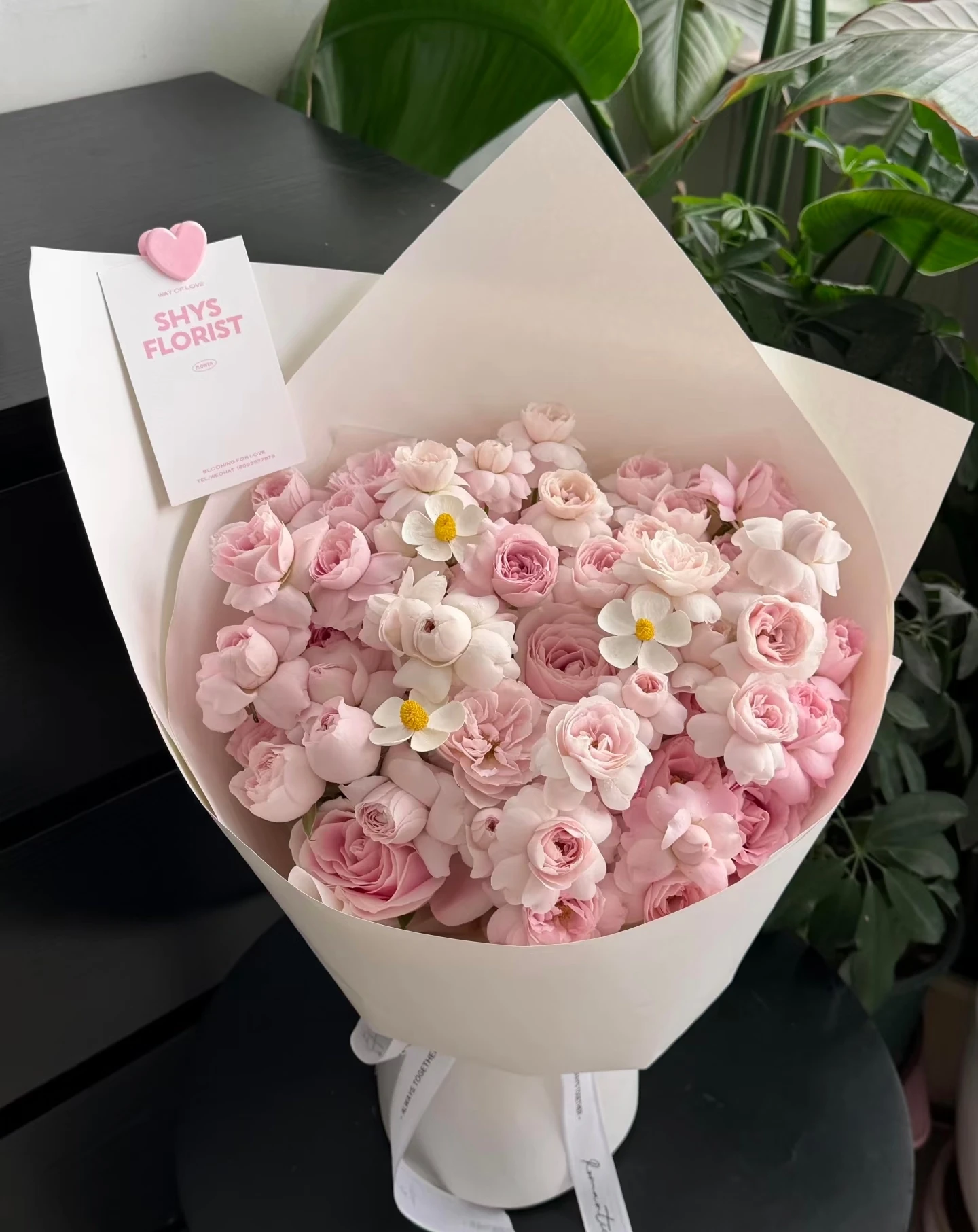 奶油粉玫瑰花束